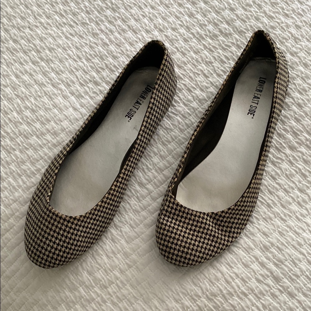 🤑BOGO🤑! Black & White Flats